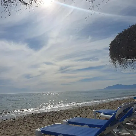 Beachfront Elviria Jardines De Golondrinas Apartment Marbella